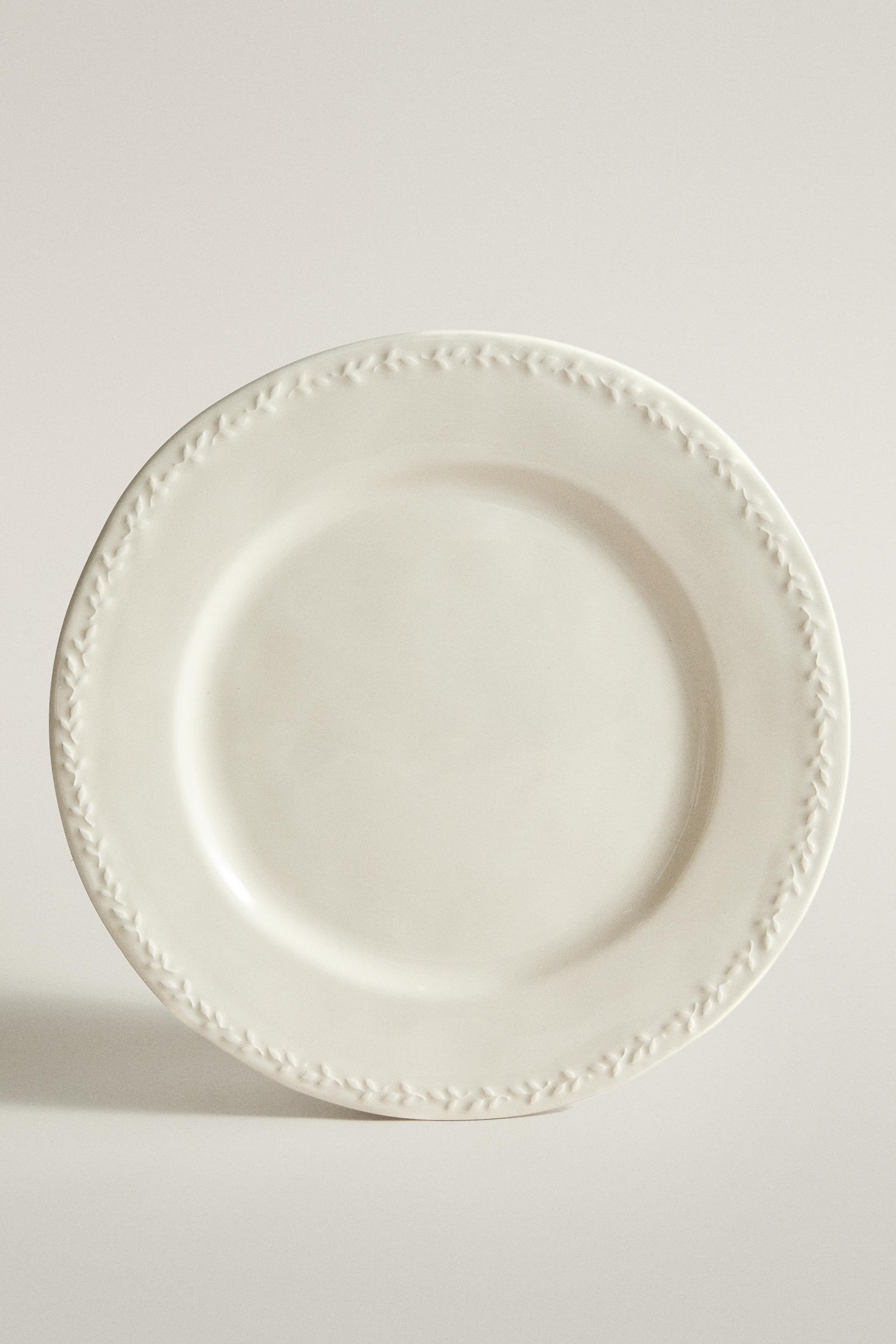 ASSIETTE PLATE FAÏENCE BORD RELIEF